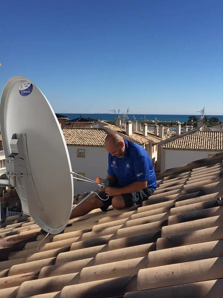 1.4-offset-satellite-dish-repair-realign-4 1.4-offset-satellite-dish-repair-realign-4